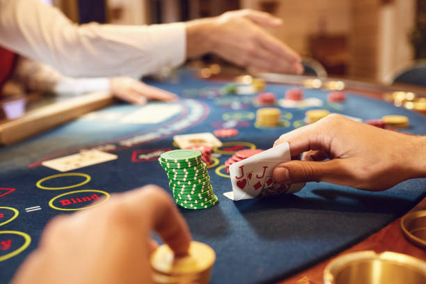 Baccarat adalah permainan kasino abadi yang menawarkan keanggunan dan kegembiraan bagi para pemain